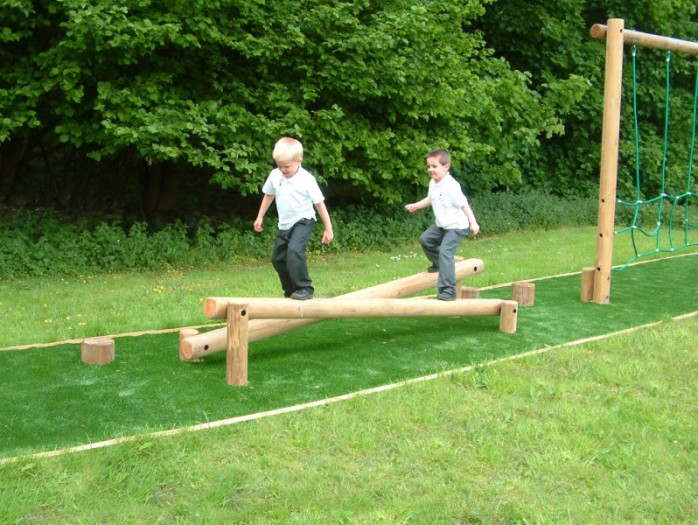 Cross Beams-School-Nomow-01