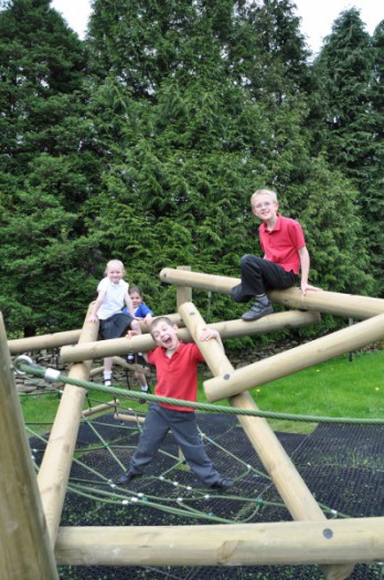 little monkeys-orangutan-school-safergrass-05