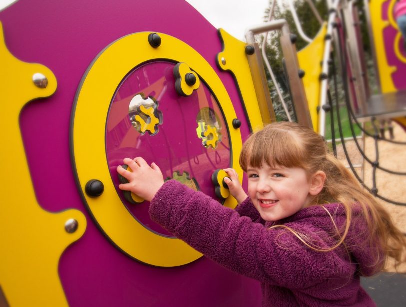 spin_ball_play_panel-cyclam_yellow-park-loosefill-01_1_1_1_1