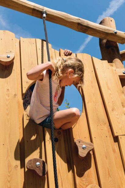 RO205-P-02-WEB-683x1024